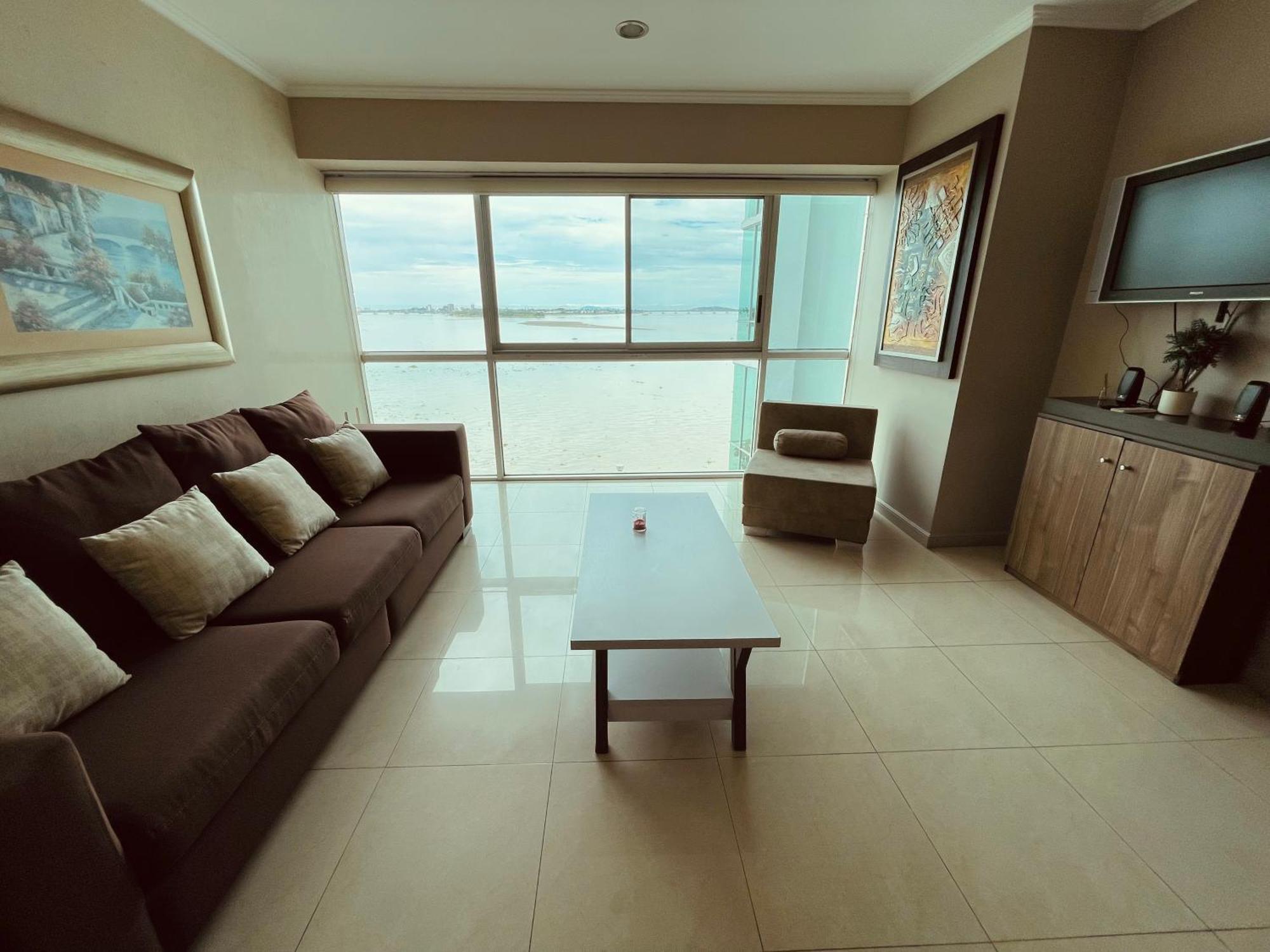 Suite Frente Al Rio En Puerto Santa Ana Riverfront Guayaquil Eksteriør bilde