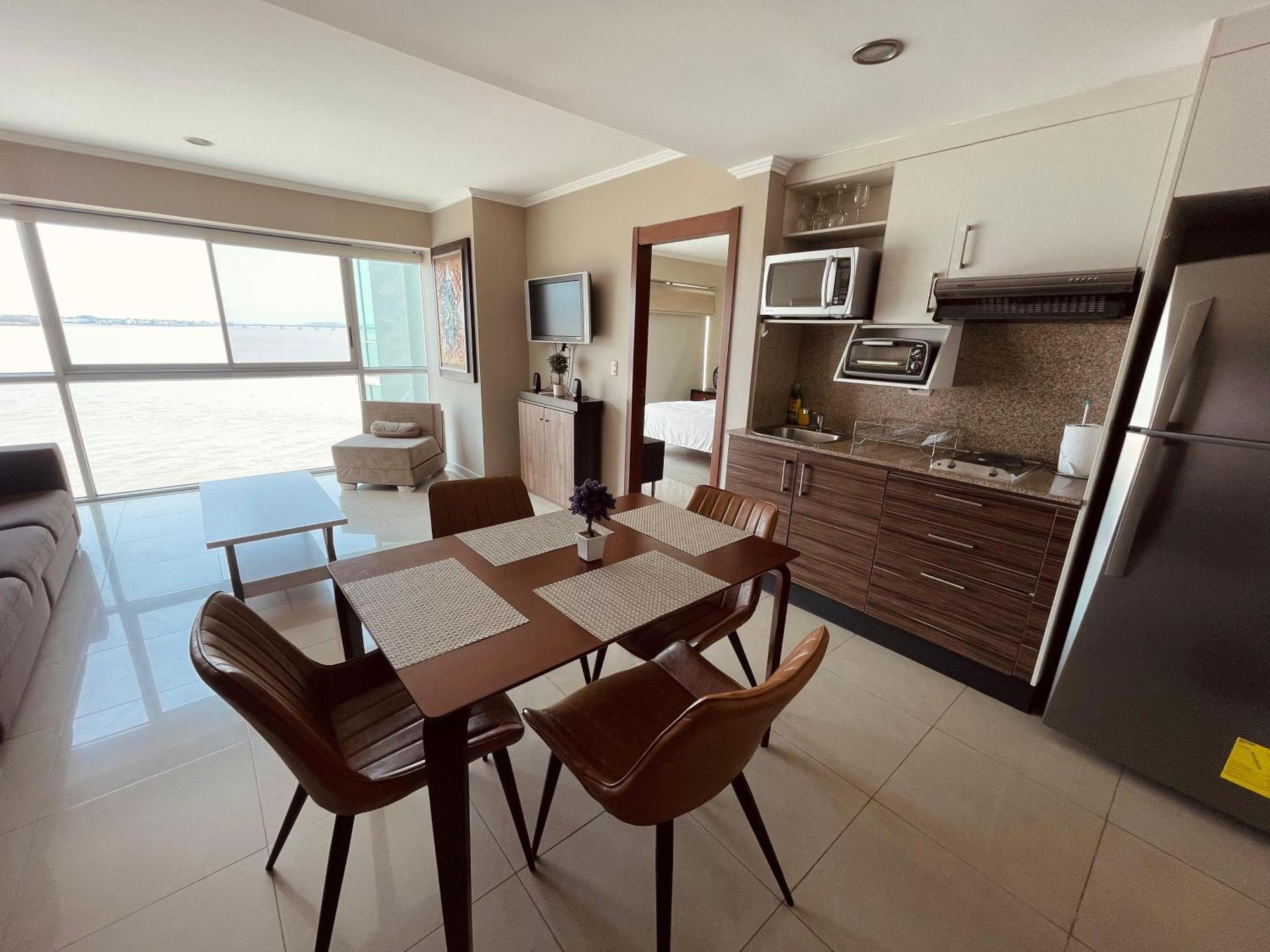 Suite Frente Al Rio En Puerto Santa Ana Riverfront Guayaquil Eksteriør bilde