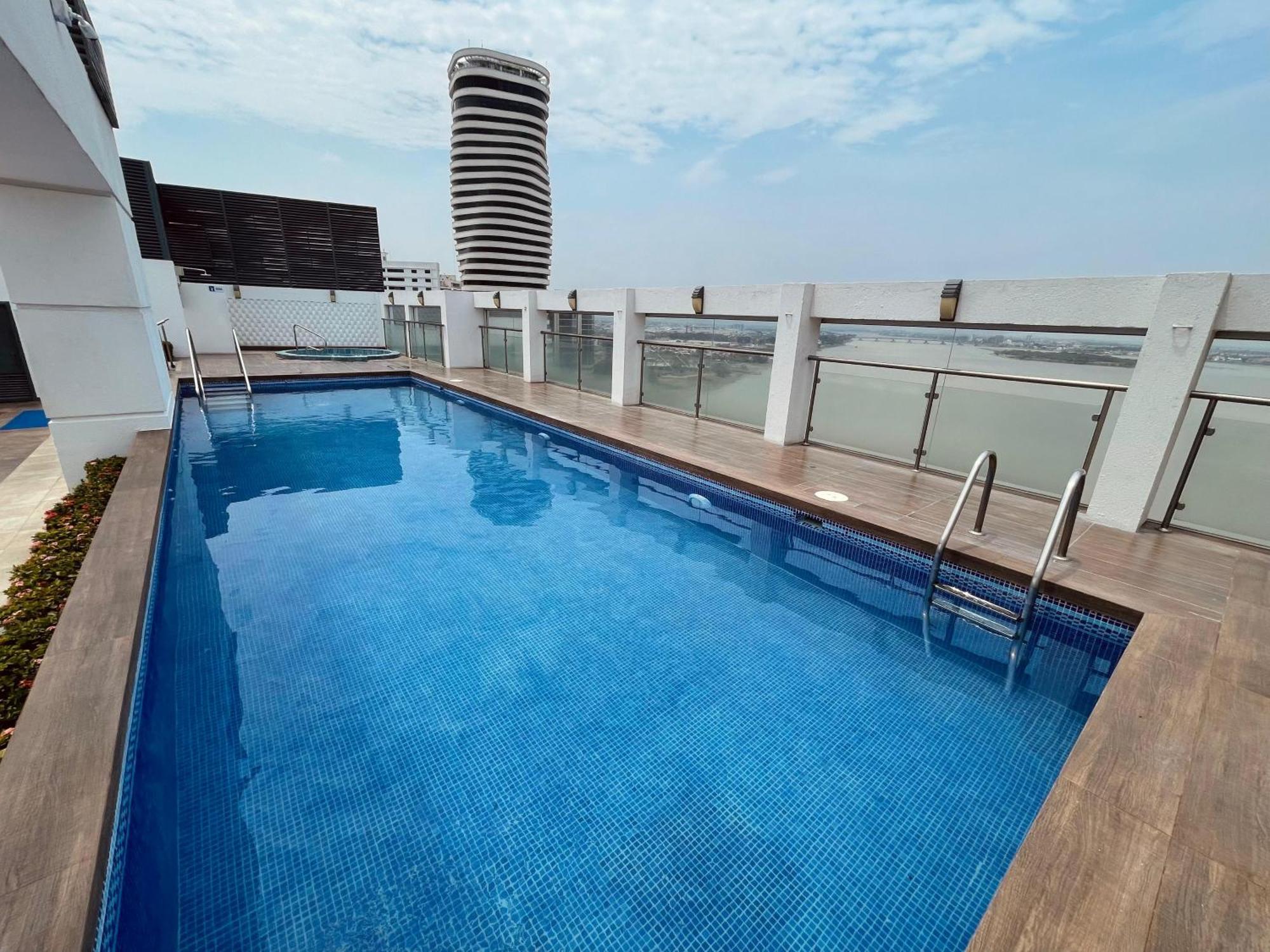 Suite Frente Al Rio En Puerto Santa Ana Riverfront Guayaquil Eksteriør bilde