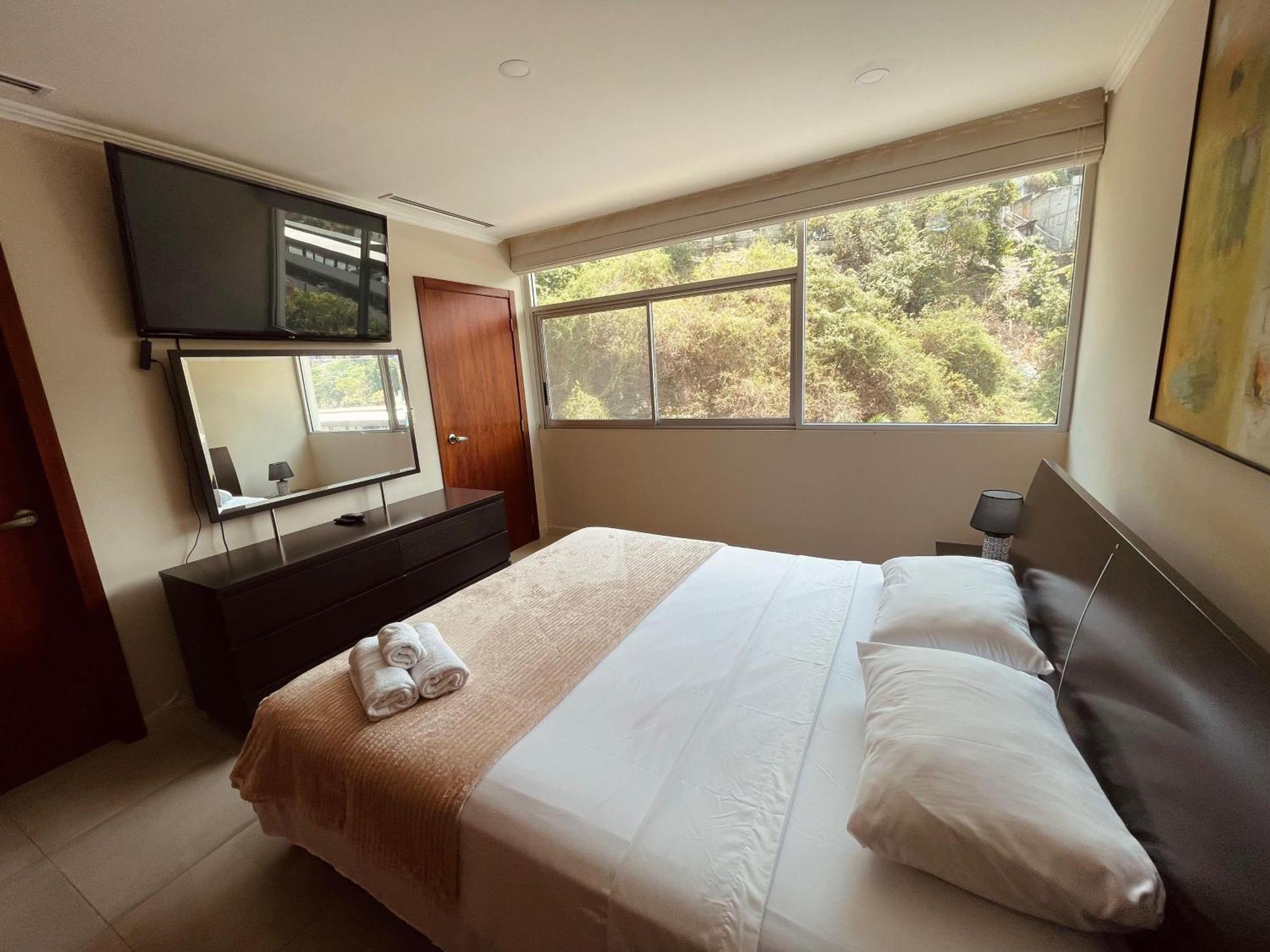 Suite Frente Al Rio En Puerto Santa Ana Riverfront Guayaquil Eksteriør bilde
