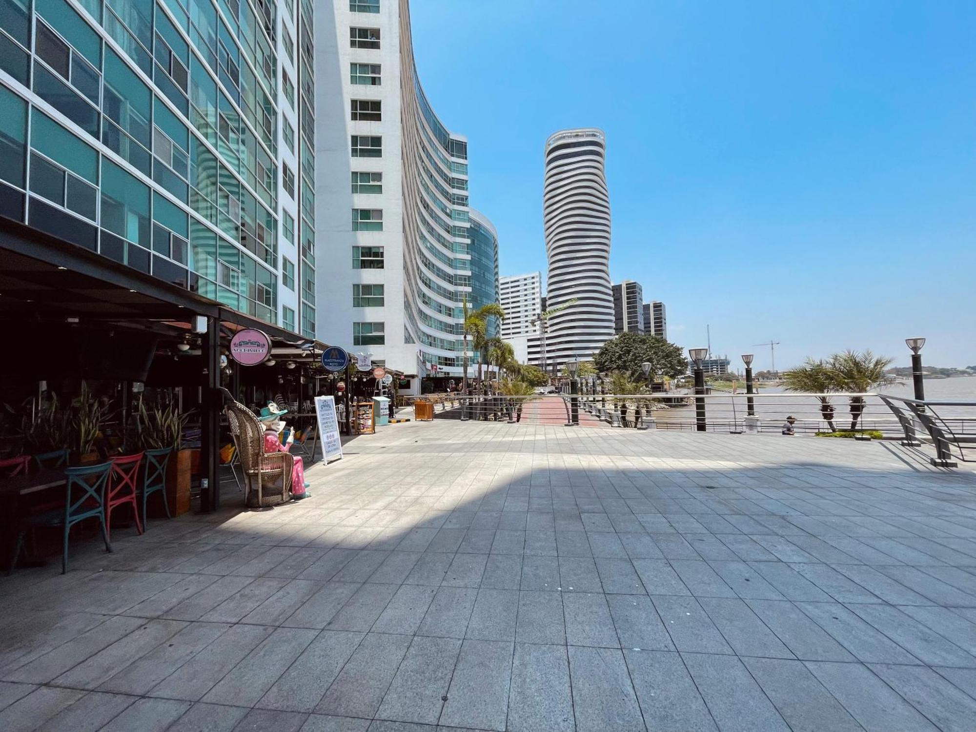 Suite Frente Al Rio En Puerto Santa Ana Riverfront Guayaquil Eksteriør bilde