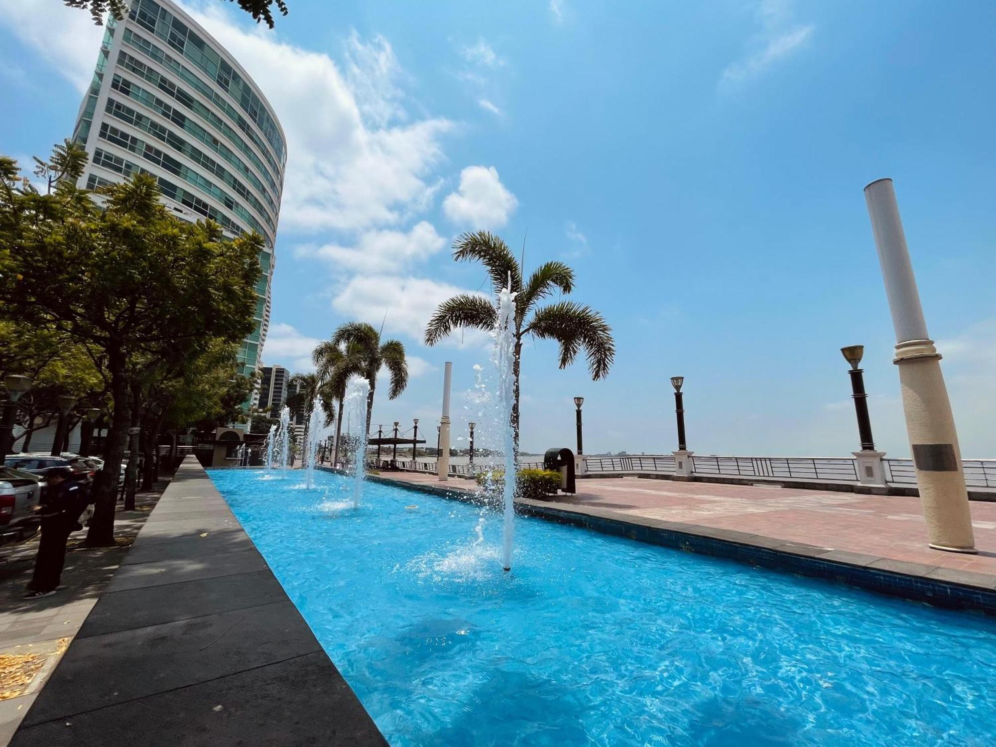 Suite Frente Al Rio En Puerto Santa Ana Riverfront Guayaquil Eksteriør bilde