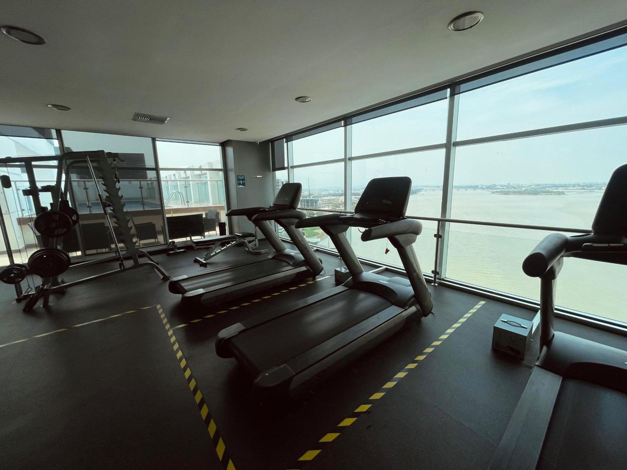 Suite Frente Al Rio En Puerto Santa Ana Riverfront Guayaquil Eksteriør bilde