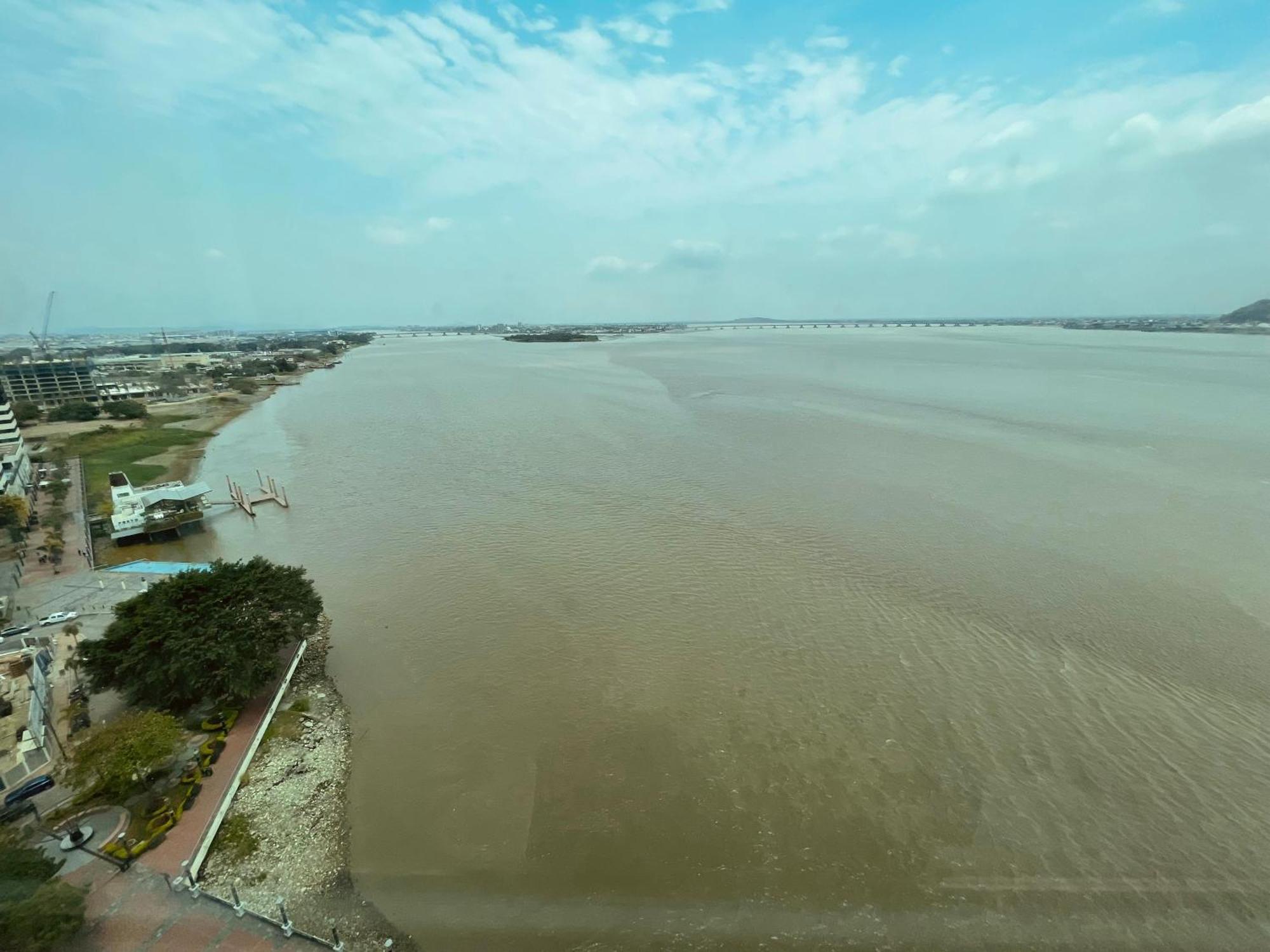 Suite Frente Al Rio En Puerto Santa Ana Riverfront Guayaquil Eksteriør bilde