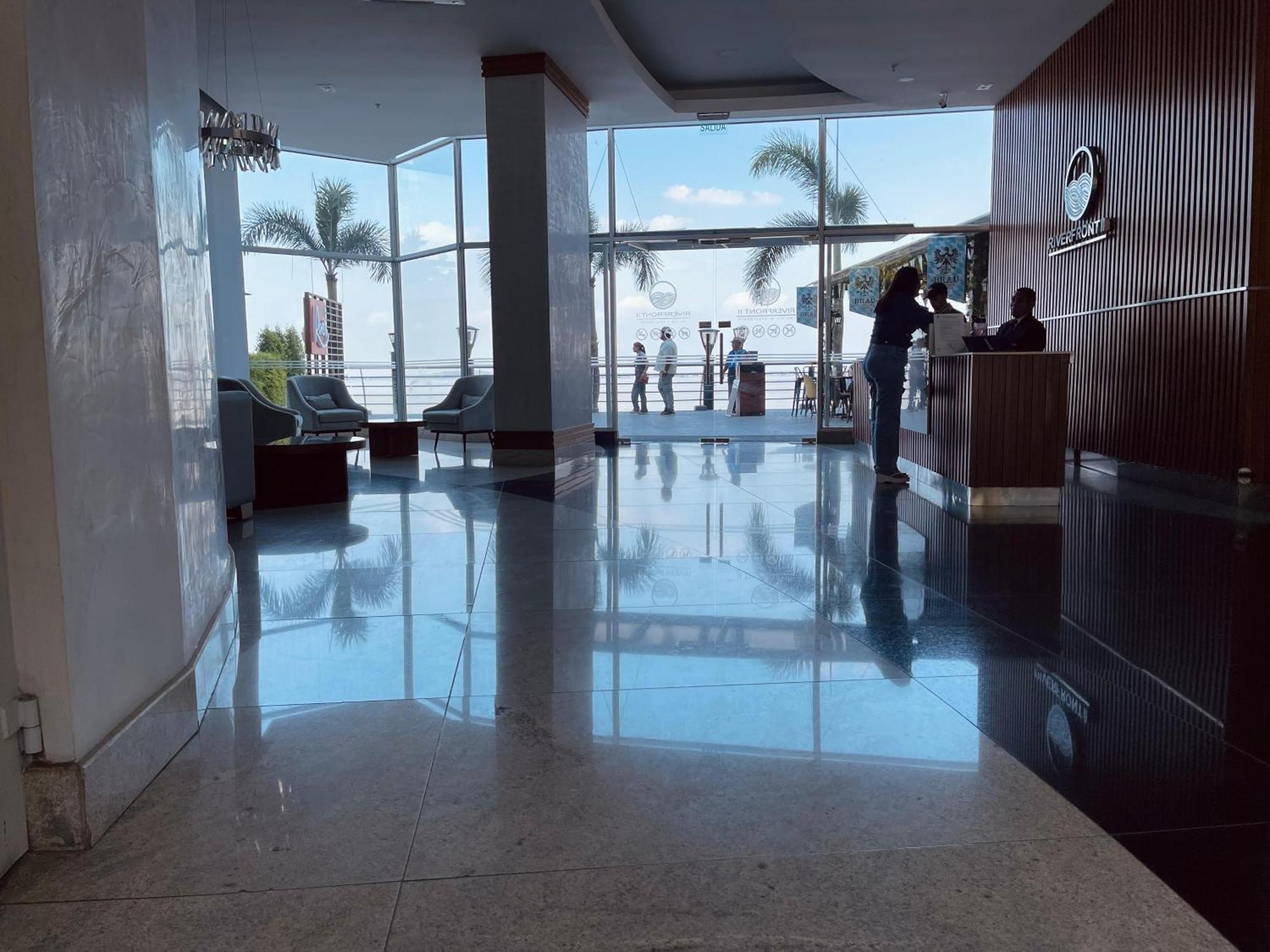 Suite Frente Al Rio En Puerto Santa Ana Riverfront Guayaquil Eksteriør bilde