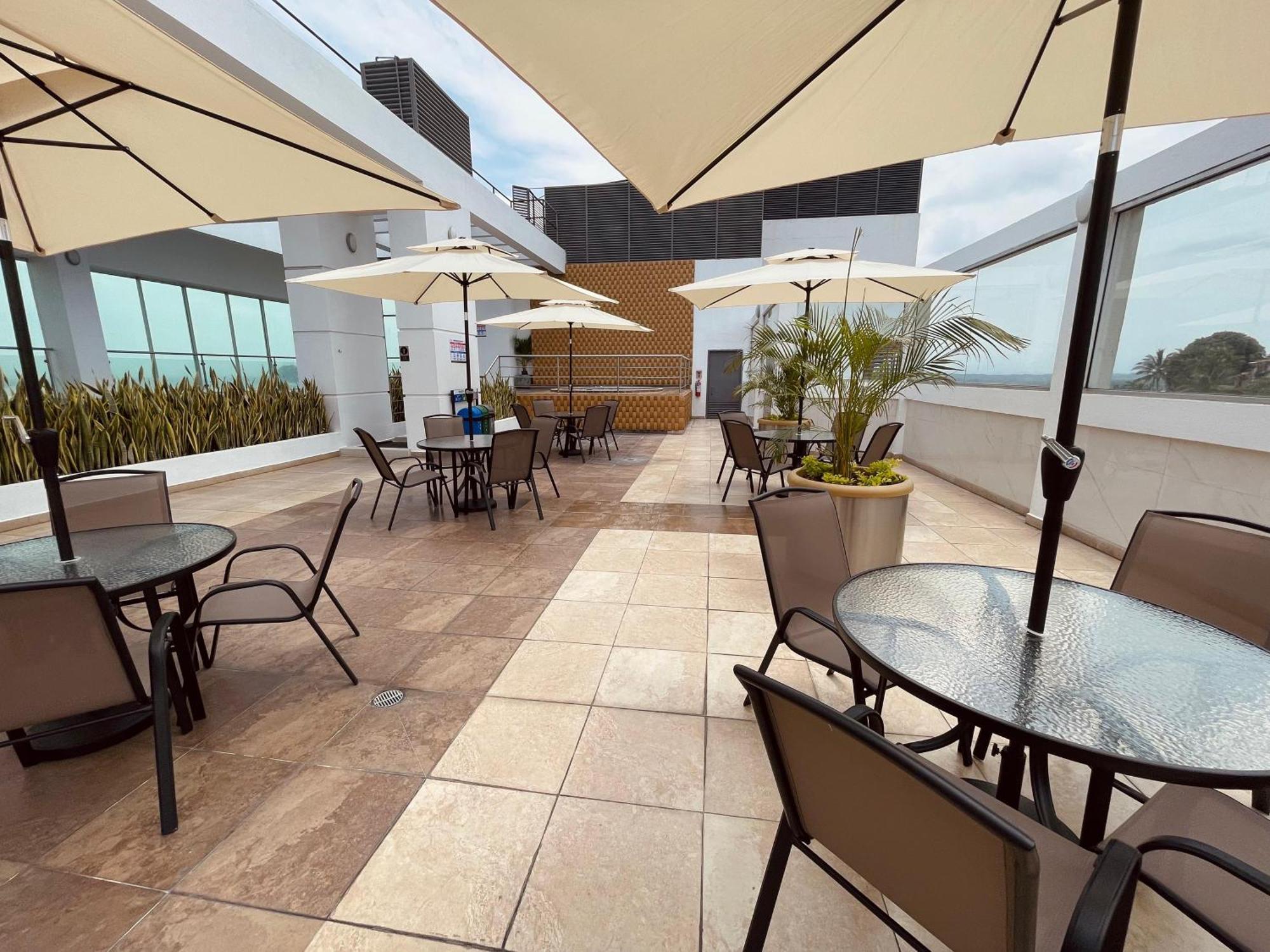 Suite Frente Al Rio En Puerto Santa Ana Riverfront Guayaquil Eksteriør bilde
