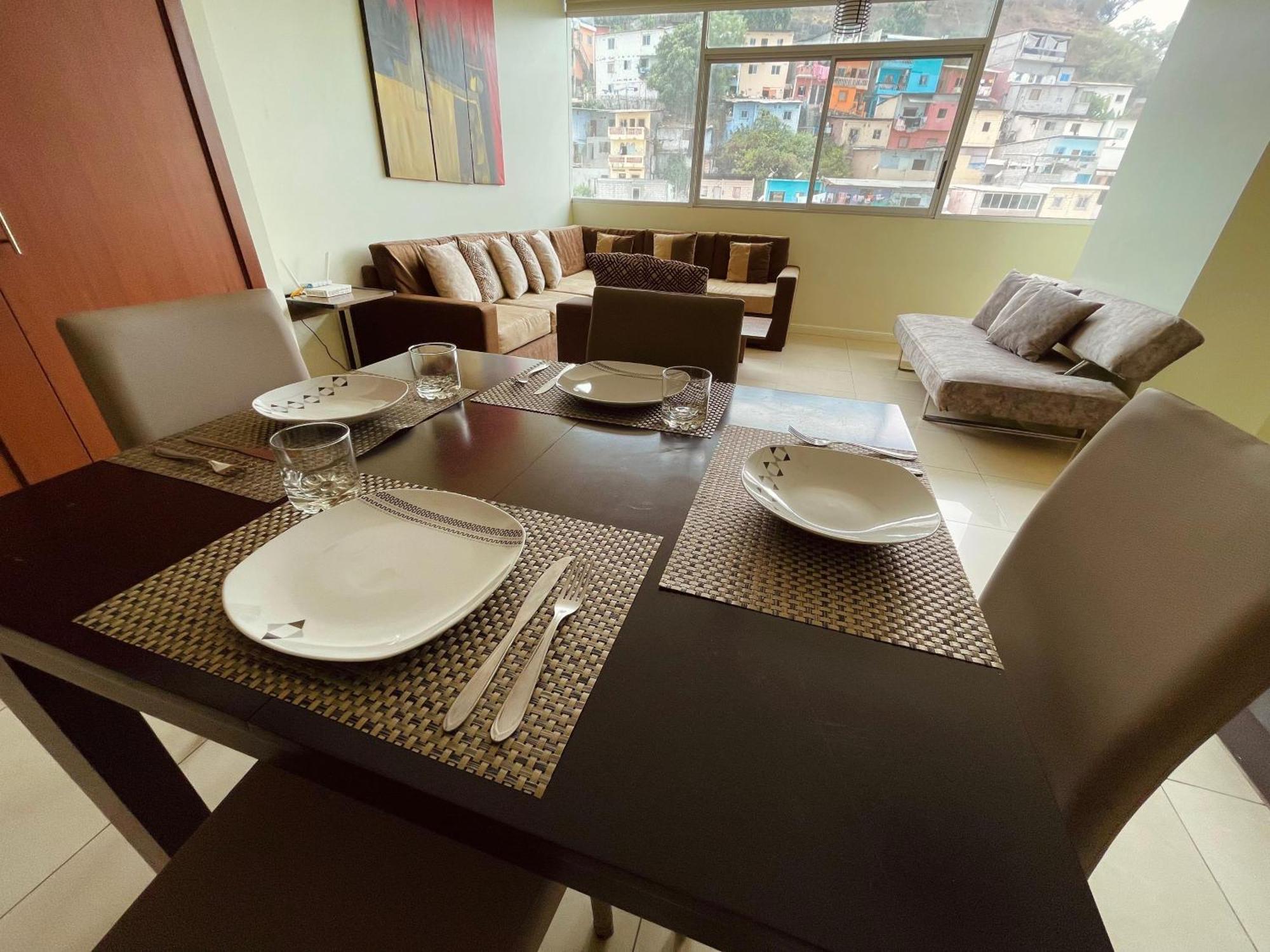 Suite Frente Al Rio En Puerto Santa Ana Riverfront Guayaquil Rom bilde