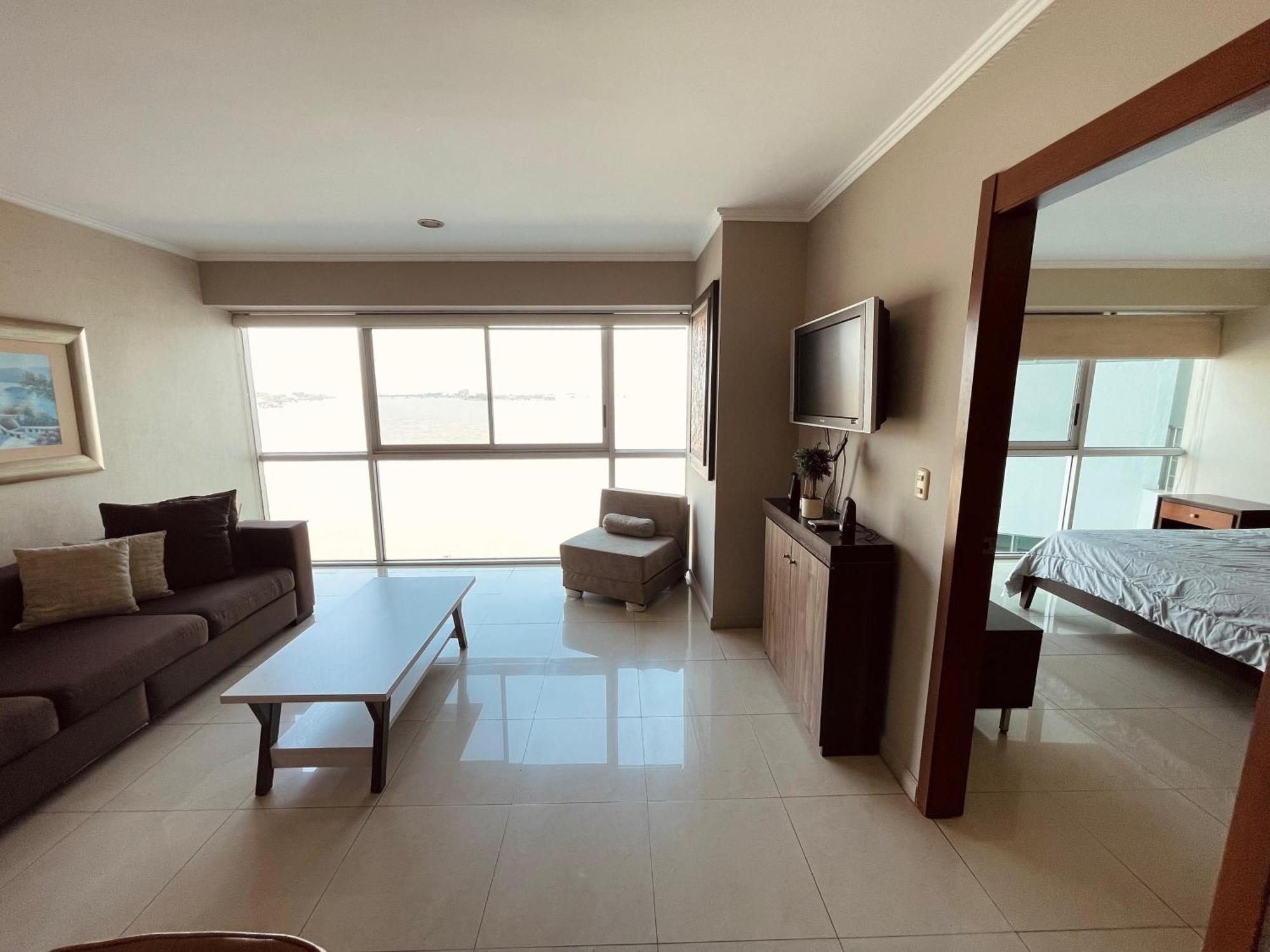 Suite Frente Al Rio En Puerto Santa Ana Riverfront Guayaquil Eksteriør bilde