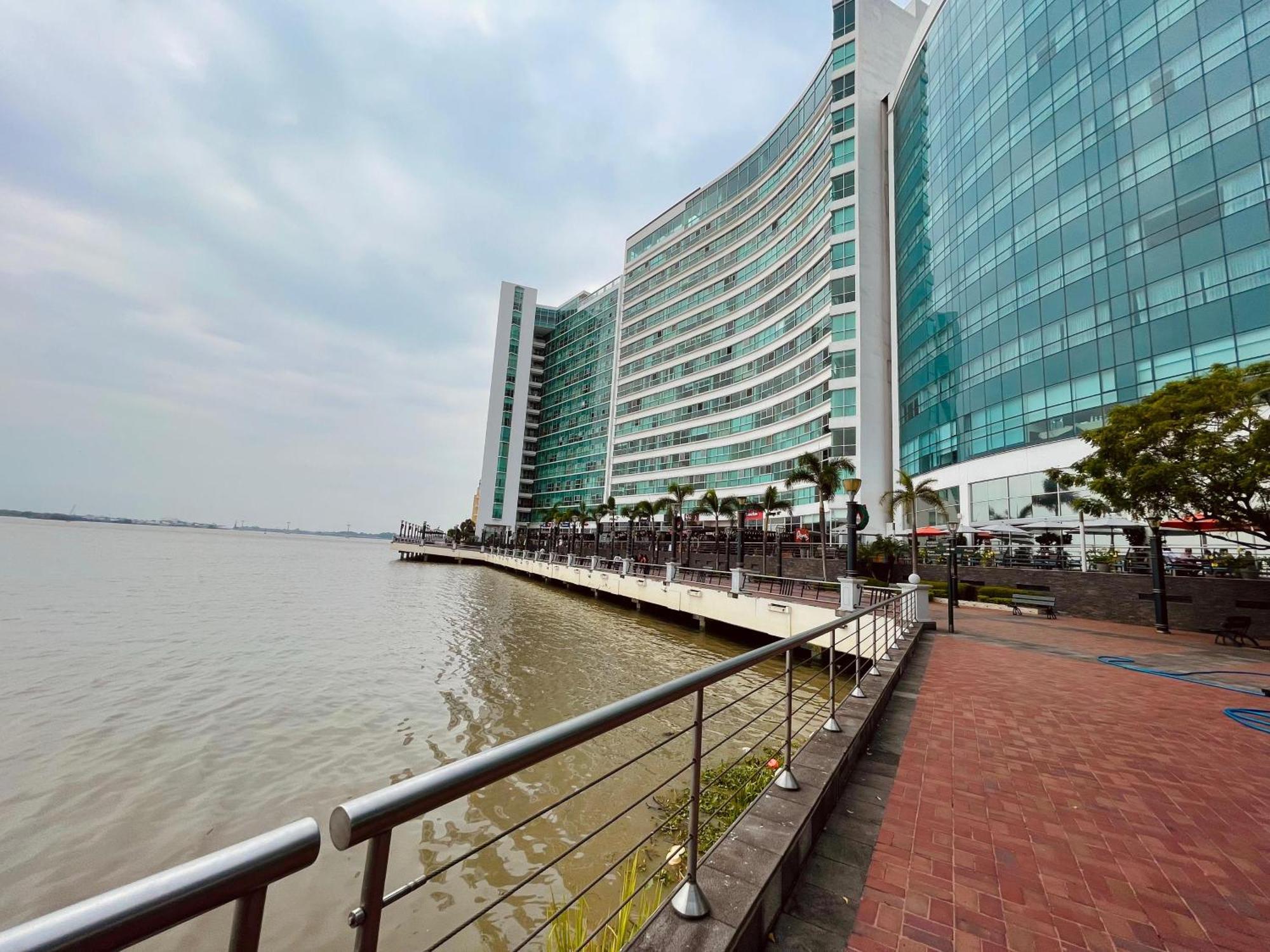 Suite Frente Al Rio En Puerto Santa Ana Riverfront Guayaquil Eksteriør bilde