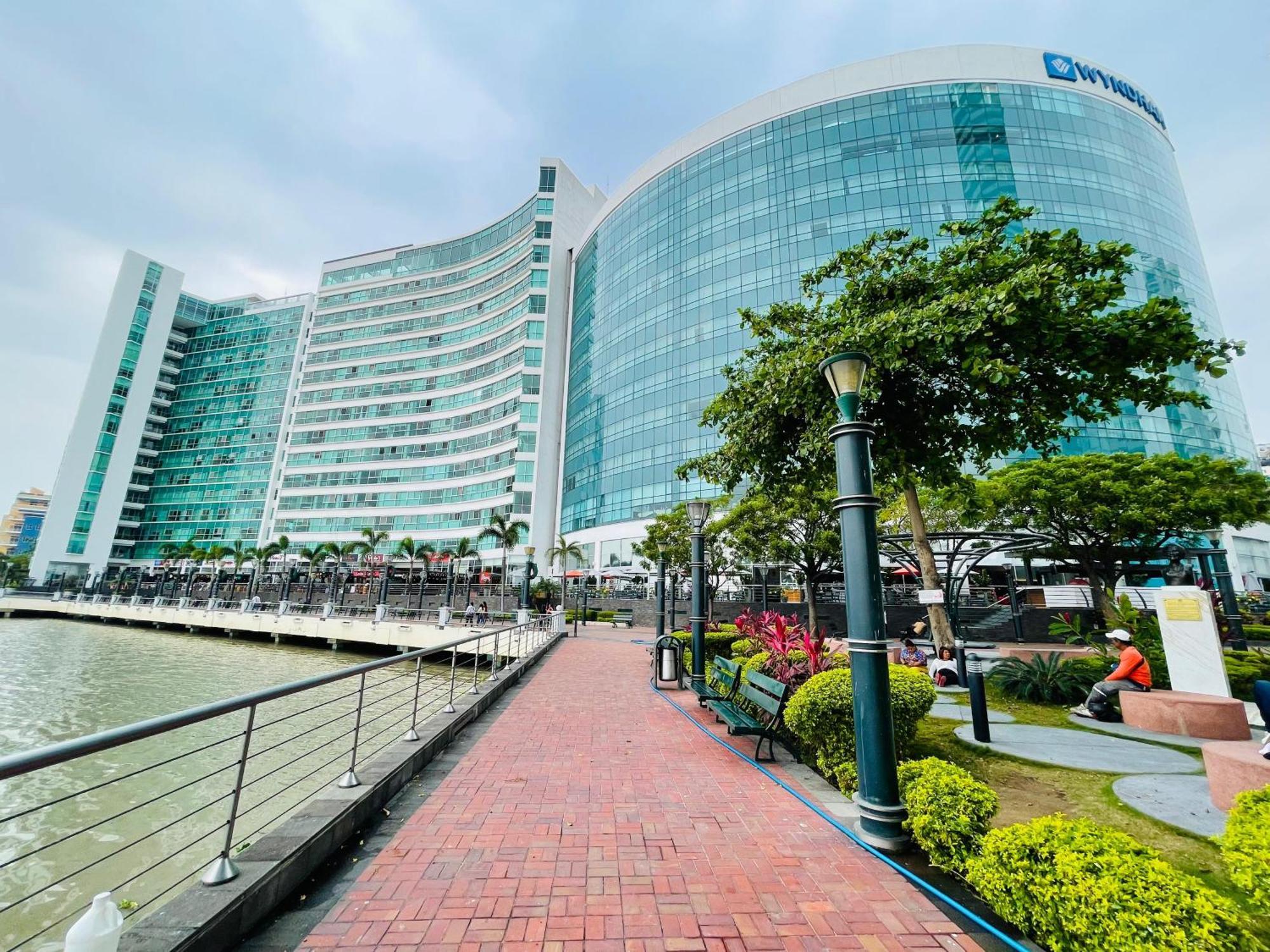 Suite Frente Al Rio En Puerto Santa Ana Riverfront Guayaquil Eksteriør bilde
