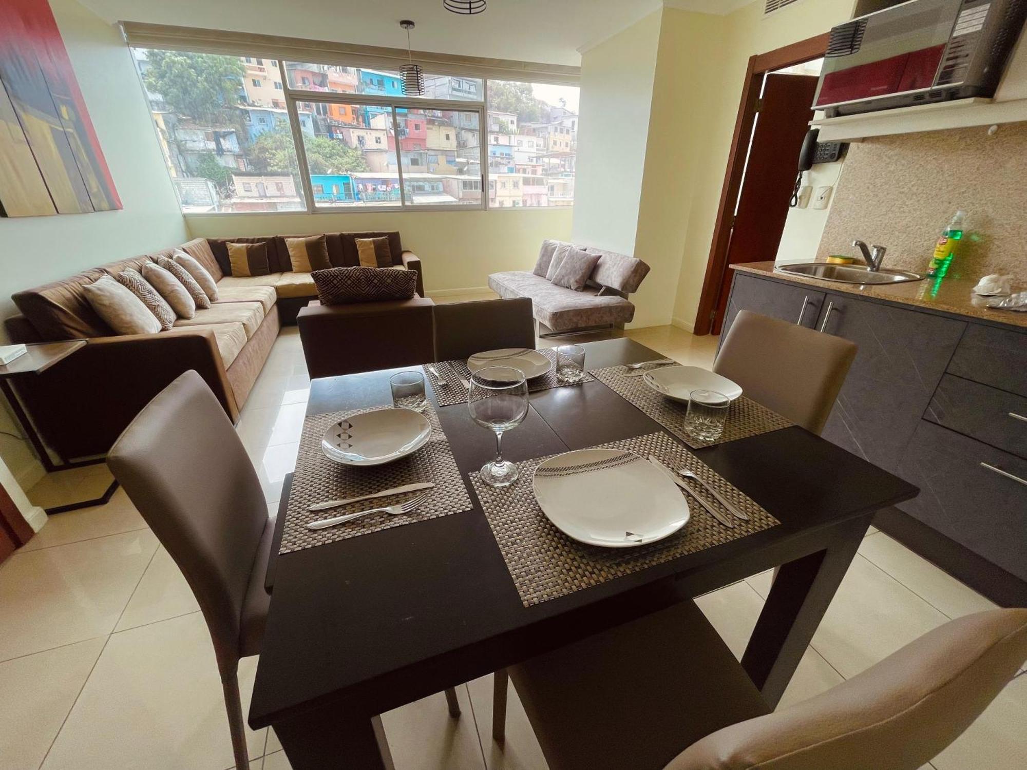 Suite Frente Al Rio En Puerto Santa Ana Riverfront Guayaquil Rom bilde