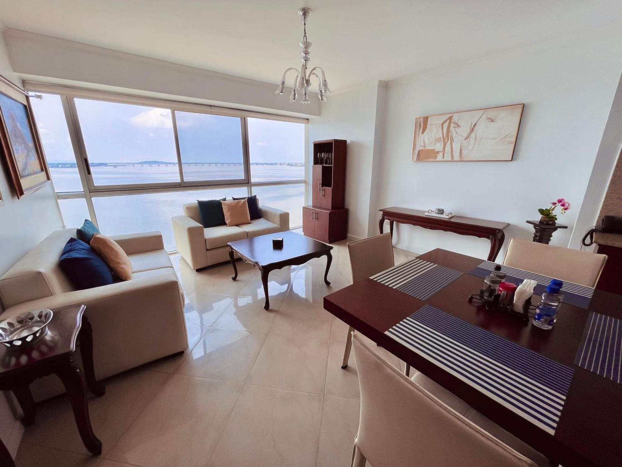 Suite Frente Al Rio En Puerto Santa Ana Riverfront Guayaquil Eksteriør bilde
