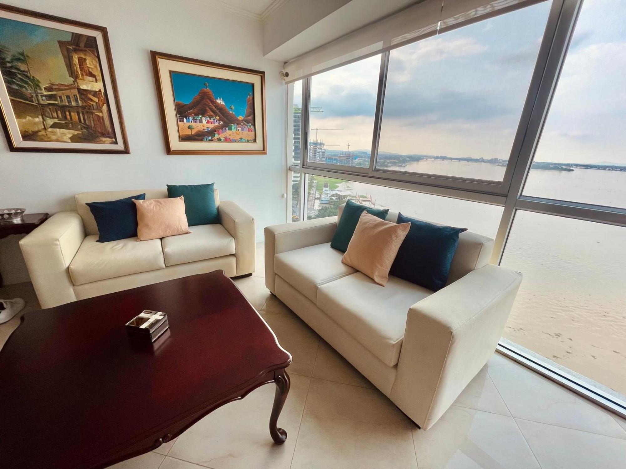 Suite Frente Al Rio En Puerto Santa Ana Riverfront Guayaquil Eksteriør bilde