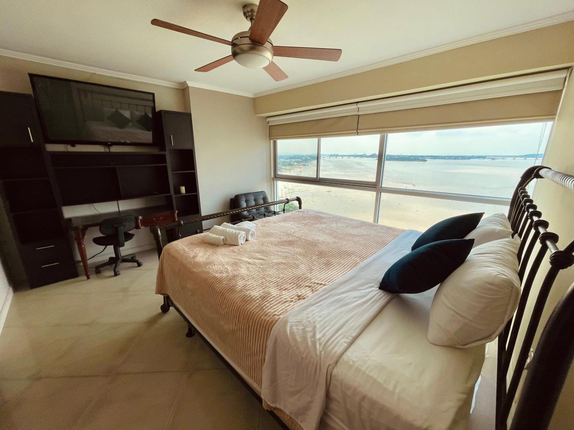 Suite Frente Al Rio En Puerto Santa Ana Riverfront Guayaquil Eksteriør bilde
